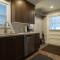 2br Empire Avenue WALK to Lifts and Main St - No Car Required!