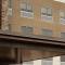 Holiday Inn Express & Suites - Savannah W - Chatham Parkway by IHG