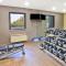 Holiday Inn Express Detroit-Warren/General Motors Technology Center by IHG