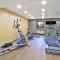 Holiday Inn Express Detroit-Warren/General Motors Technology Center by IHG