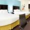 Holiday Inn Express Hotel & Suites Gainesville, an IHG Hotel