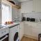 Katrinas Apartment By Treetop Property