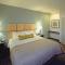 Candlewood Suites Fort Collins, an IHG Hotel - Fort Collins