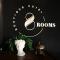 8 Rooms Hotel