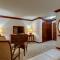 Shiroka Laka Hotel