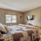 315 Woodbridge Condo