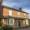 Hollies Farm B&B - Wrexham