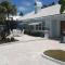 Water's Edge Villa - Oceanfront with Private Pool - Nassau