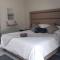 8 on Acacia Guesthouse - Bedfordview