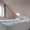 5 Bedroom Cozy Home In Ringkøbing