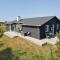 Three-Bedroom Holiday Home In Vejers Strand