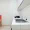 Minimalist 2BR Apartment The Springlake Summarecon By Travelio - 贝克西