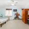 Lia Rooms 4