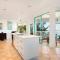 The Beach Shack 3BR Waterfront Resort, Own WIFI - Trinity Beach