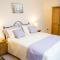 Awel Taf - A well-appointed cottage comfortably accommodates up to six guests
