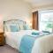 Awel Taf - A well-appointed cottage comfortably accommodates up to six guests