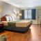 Econo Lodge Inn & Suites