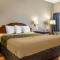 Econo Lodge Inn & Suites