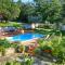 Apartments with pool Albina - Umag