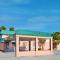 Super 8 by Wyndham Alamogordo - White Sands