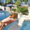 Casa Verde Hotel - Steps to the Beach, Pool, Restaurant & Bar