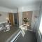 Luxury 5* Home with Secret Garden and Free Parking - Liverpool