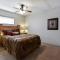 Chalets Resort LAKEFRONT Cottage Free Amenities Amazing views Kayaks 2 Pools