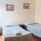 Mango Hostel B&B