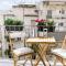Minimal apartment on the shadow of the Acropolis - Athen
