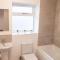 Didcot- Private Flat with Garden & Parking 03