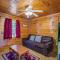 Ladybug Resort Romantic Cabin With Mountain Views, Game Room, Close to Dollywood