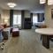 Staybridge Suites - Rock Hill by IHG - 岩石丘