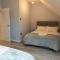 Cosy flats near Heathrow, group bookings available with parking space - Hounslow