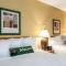 Grand Summit Hotel