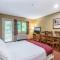 Grand Summit Hotel