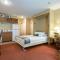 Grand Summit Hotel