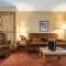 Grand Summit Hotel