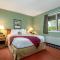 Grand Summit Hotel