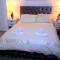 A Modern, Comfy Newly Remodeled 2bd House