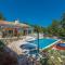 Family Villa Lipica with private pool and jacuzzi - Pazin