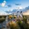 Nautique Beach House - Rustic and Charming, Walk 2 Beach & Shops