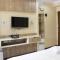 Minimalist Studio Gateway Apartement Ahmad Yani Cicadas By Travelio - 万隆
