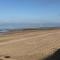 A pied, 300m de la plage et 500m du village