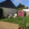 A pied, 300m de la plage et 500m du village