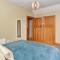 Racecourse Villa - Classic 1935 Charm & Space