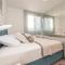 Bekina, stylish rooftop pool apartment