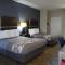 Regency Inn & Suites - Baytown - 贝敦