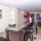 Calle 8 Suites