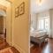 Quiet and classic on two floors, by Trevi Fountain - FromHometoRome