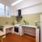 b42 - MODERNIST APARTMENT FOR LARGE GROUPS IN EIXAMPLE